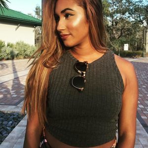 Meet your Posher, Thalia